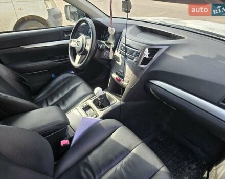 Білий Субару Аутбек, об'ємом двигуна 2.5 л та пробігом 290 тис. км за 6499 $, фото 13 на Automoto.ua