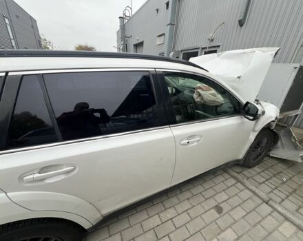 Белый Субару Аутбек, объемом двигателя 2.5 л и пробегом 175 тыс. км за 5000 $, фото 2 на Automoto.ua