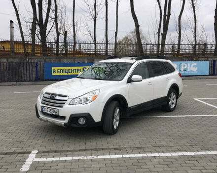 Белый Субару Аутбек, объемом двигателя 2.46 л и пробегом 156 тыс. км за 11000 $, фото 4 на Automoto.ua