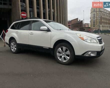 Білий Субару Аутбек, об'ємом двигуна 2.5 л та пробігом 96 тис. км за 9900 $, фото 6 на Automoto.ua