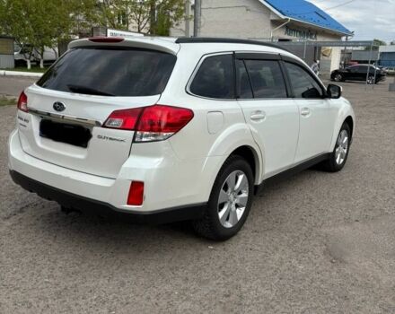 Белый Субару Аутбек, объемом двигателя 2.5 л и пробегом 270 тыс. км за 9500 $, фото 1 на Automoto.ua