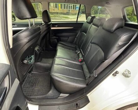 Белый Субару Аутбек, объемом двигателя 2.5 л и пробегом 270 тыс. км за 9500 $, фото 2 на Automoto.ua