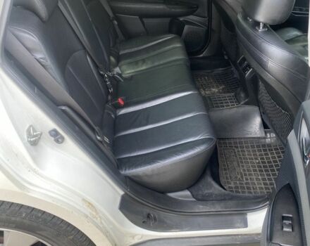 Белый Субару Аутбек, объемом двигателя 2.5 л и пробегом 270 тыс. км за 9500 $, фото 5 на Automoto.ua