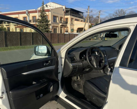 Білий Субару Аутбек, об'ємом двигуна 2.5 л та пробігом 190 тис. км за 10000 $, фото 18 на Automoto.ua