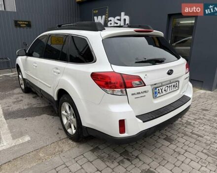 Белый Субару Аутбек, объемом двигателя 2.46 л и пробегом 220 тыс. км за 11499 $, фото 4 на Automoto.ua