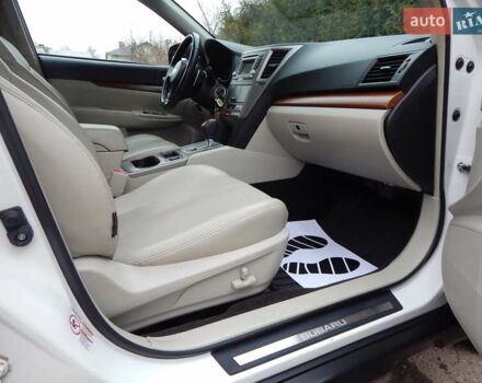 Белый Субару Аутбек, объемом двигателя 2.46 л и пробегом 240 тыс. км за 10890 $, фото 77 на Automoto.ua