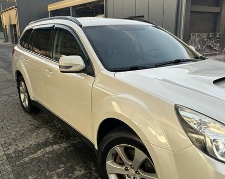 Белый Субару Аутбек, объемом двигателя 2 л и пробегом 255 тыс. км за 9700 $, фото 3 на Automoto.ua