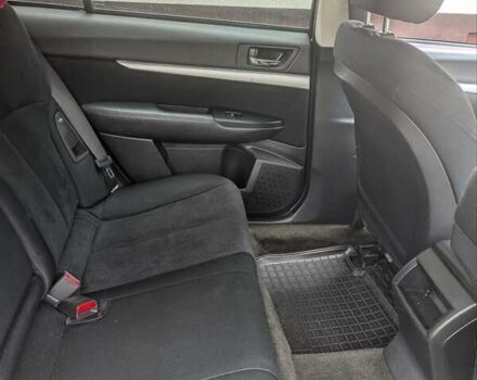 Белый Субару Аутбек, объемом двигателя 2.5 л и пробегом 220 тыс. км за 10000 $, фото 6 на Automoto.ua