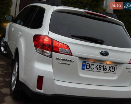 Белый Субару Аутбек, объемом двигателя 2.46 л и пробегом 240 тыс. км за 10890 $, фото 37 на Automoto.ua