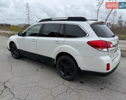 Білий Субару Аутбек, об'ємом двигуна 2.46 л та пробігом 160 тис. км за 12400 $, фото 4 на Automoto.ua