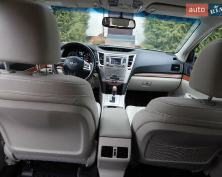 Белый Субару Аутбек, объемом двигателя 2.46 л и пробегом 240 тыс. км за 10890 $, фото 74 на Automoto.ua