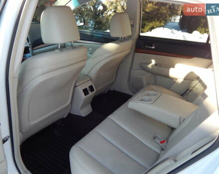 Белый Субару Аутбек, объемом двигателя 2.5 л и пробегом 240 тыс. км за 9990 $, фото 52 на Automoto.ua