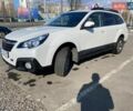 Белый Субару Аутбек, объемом двигателя 2.46 л и пробегом 185 тыс. км за 12400 $, фото 1 на Automoto.ua