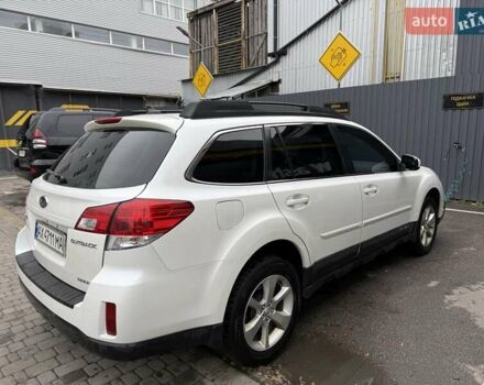 Білий Субару Аутбек, об'ємом двигуна 2.46 л та пробігом 220 тис. км за 12499 $, фото 2 на Automoto.ua