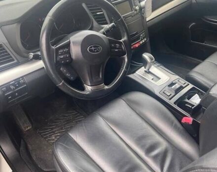 Білий Субару Аутбек, об'ємом двигуна 2.46 л та пробігом 154 тис. км за 11900 $, фото 4 на Automoto.ua