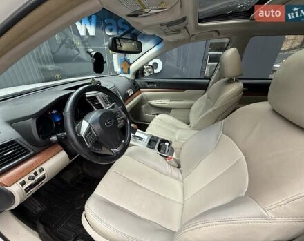 Білий Субару Аутбек, об'ємом двигуна 2.46 л та пробігом 220 тис. км за 12499 $, фото 11 на Automoto.ua