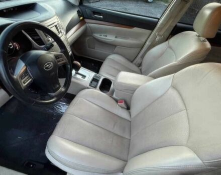 Белый Субару Аутбек, объемом двигателя 2.5 л и пробегом 87 тыс. км за 2000 $, фото 7 на Automoto.ua