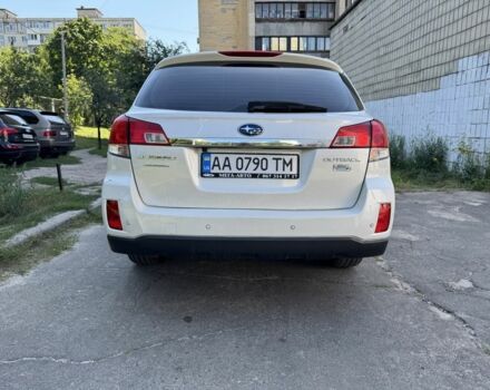 Белый Субару Аутбек, объемом двигателя 2 л и пробегом 206 тыс. км за 8999 $, фото 9 на Automoto.ua