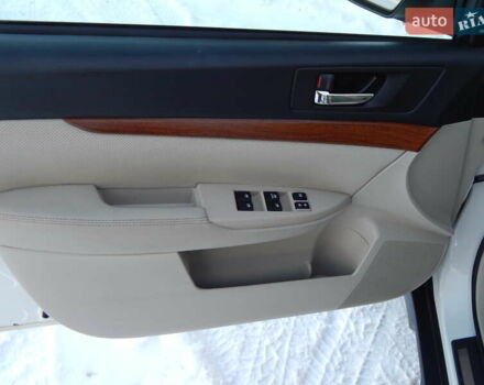 Белый Субару Аутбек, объемом двигателя 2.5 л и пробегом 240 тыс. км за 9990 $, фото 44 на Automoto.ua