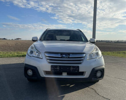 Білий Субару Аутбек, об'ємом двигуна 2.5 л та пробігом 190 тис. км за 10000 $, фото 22 на Automoto.ua
