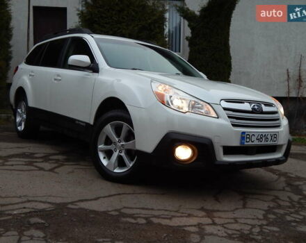 Белый Субару Аутбек, объемом двигателя 2.46 л и пробегом 240 тыс. км за 10890 $, фото 4 на Automoto.ua