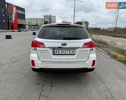 Білий Субару Аутбек, об'ємом двигуна 2.46 л та пробігом 160 тис. км за 12400 $, фото 6 на Automoto.ua