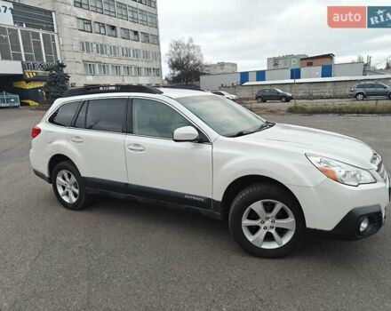 Білий Субару Аутбек, об'ємом двигуна 2.46 л та пробігом 320 тис. км за 7900 $, фото 17 на Automoto.ua