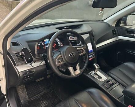 Белый Субару Аутбек, объемом двигателя 2 л и пробегом 255 тыс. км за 9700 $, фото 9 на Automoto.ua