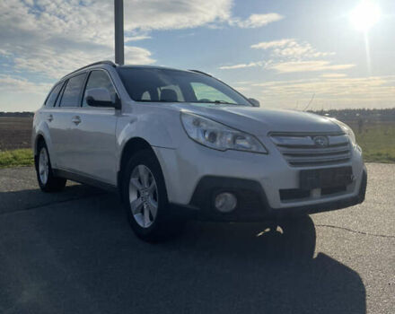 Білий Субару Аутбек, об'ємом двигуна 2.5 л та пробігом 190 тис. км за 10000 $, фото 7 на Automoto.ua