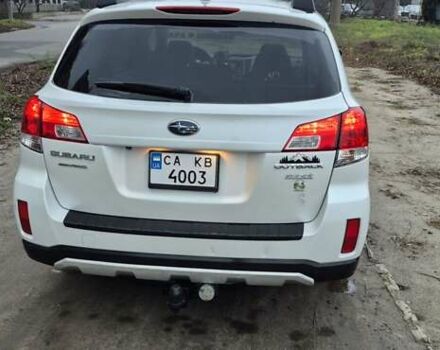 Білий Субару Аутбек, об'ємом двигуна 2.46 л та пробігом 280 тис. км за 11000 $, фото 9 на Automoto.ua