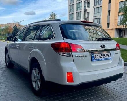 Субару Аутбек 2013 в Днепре (Днепропетровске) на Automoto.ua Белый Субару Аутбек, объемом двигателя 2.46 л и пробегом 179 тыс. км за 10100 $, фото 12 на Automoto.ua