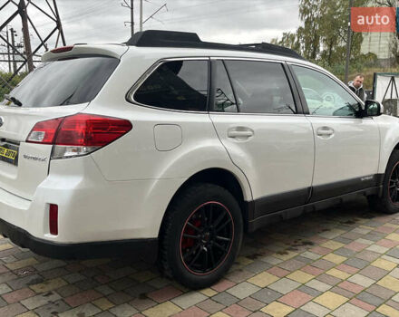 Белый Субару Аутбек, объемом двигателя 2.5 л и пробегом 218 тыс. км за 11000 $, фото 5 на Automoto.ua