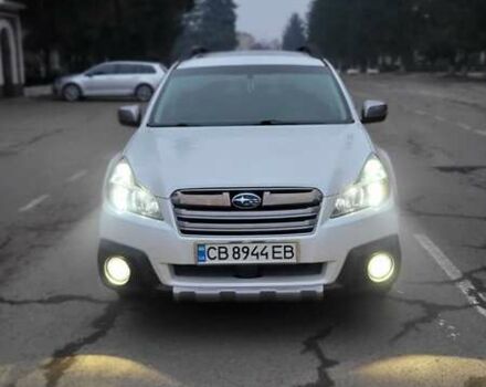 Белый Субару Аутбек, объемом двигателя 2.46 л и пробегом 145 тыс. км за 13500 $, фото 1 на Automoto.ua