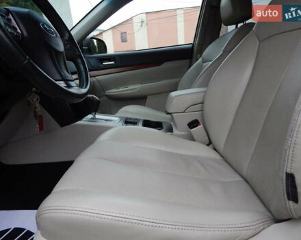 Белый Субару Аутбек, объемом двигателя 2.46 л и пробегом 240 тыс. км за 10890 $, фото 61 на Automoto.ua