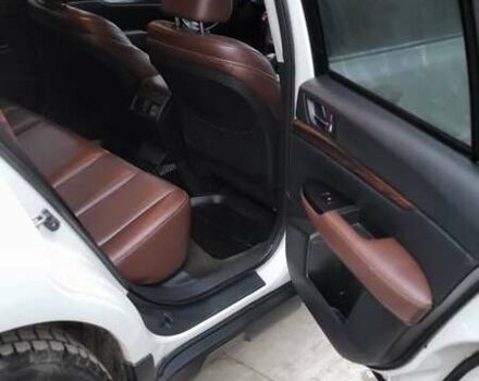 Белый Субару Аутбек, объемом двигателя 2.46 л и пробегом 145 тыс. км за 13500 $, фото 8 на Automoto.ua