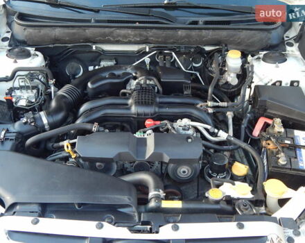 Белый Субару Аутбек, объемом двигателя 2.5 л и пробегом 240 тыс. км за 9990 $, фото 21 на Automoto.ua