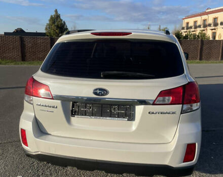 Білий Субару Аутбек, об'ємом двигуна 2.5 л та пробігом 190 тис. км за 10000 $, фото 9 на Automoto.ua