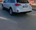 Белый Субару Аутбек, объемом двигателя 0 л и пробегом 247 тыс. км за 8999 $, фото 5 на Automoto.ua