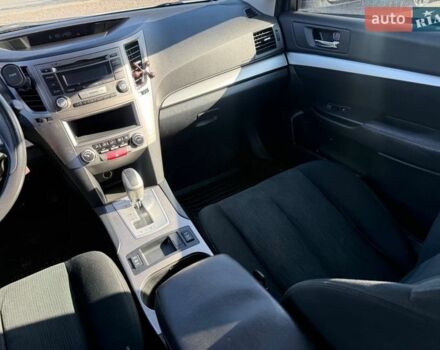 Белый Субару Аутбек, объемом двигателя 2.5 л и пробегом 222 тыс. км за 8950 $, фото 44 на Automoto.ua