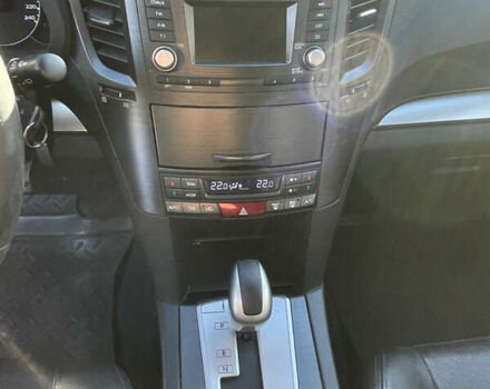 Білий Субару Аутбек, об'ємом двигуна 2.5 л та пробігом 190 тис. км за 10000 $, фото 11 на Automoto.ua