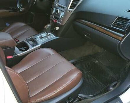 Белый Субару Аутбек, объемом двигателя 2.46 л и пробегом 145 тыс. км за 13500 $, фото 9 на Automoto.ua