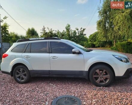 Білий Субару Аутбек, об'ємом двигуна 2.46 л та пробігом 260 тис. км за 11000 $, фото 3 на Automoto.ua