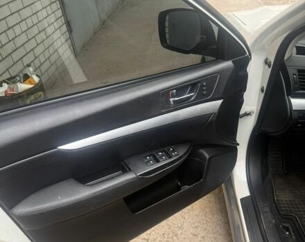 Білий Субару Аутбек, об'ємом двигуна 2 л та пробігом 190 тис. км за 8500 $, фото 7 на Automoto.ua