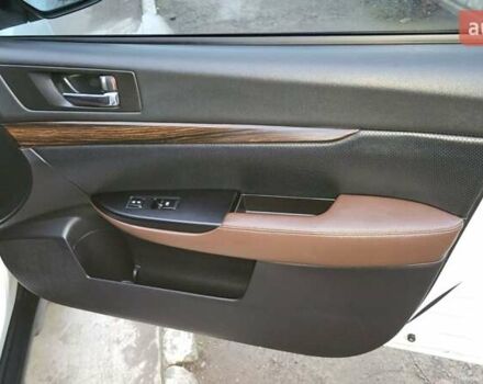 Белый Субару Аутбек, объемом двигателя 2.46 л и пробегом 145 тыс. км за 13500 $, фото 10 на Automoto.ua