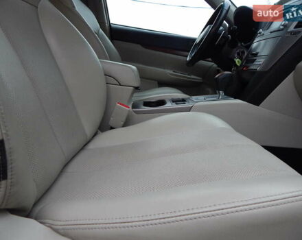 Белый Субару Аутбек, объемом двигателя 2.46 л и пробегом 240 тыс. км за 10890 $, фото 80 на Automoto.ua