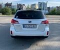 Белый Субару Аутбек, объемом двигателя 2.5 л и пробегом 248 тыс. км за 8800 $, фото 3 на Automoto.ua