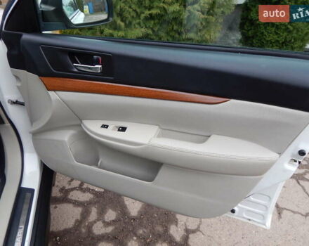 Белый Субару Аутбек, объемом двигателя 2.46 л и пробегом 240 тыс. км за 10890 $, фото 87 на Automoto.ua