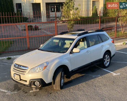 Субару Аутбек 2013 у Львові на Automoto.ua Білий Субару Аутбек, об'ємом двигуна 2.5 л та пробігом 238 тис. км за 8888 $, фото 2 на Automoto.ua