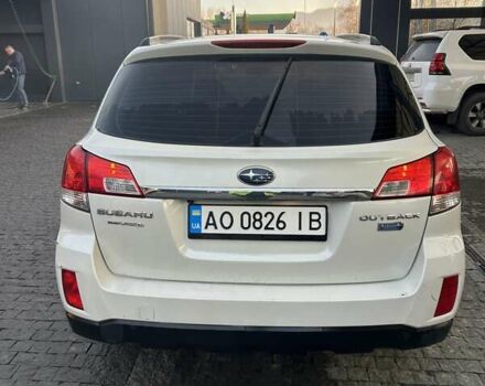 Белый Субару Аутбек, объемом двигателя 2 л и пробегом 255 тыс. км за 9700 $, фото 5 на Automoto.ua