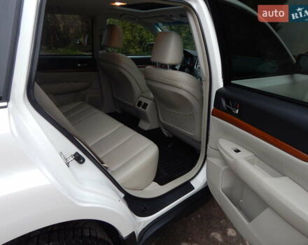 Белый Субару Аутбек, объемом двигателя 2.46 л и пробегом 240 тыс. км за 10890 $, фото 88 на Automoto.ua